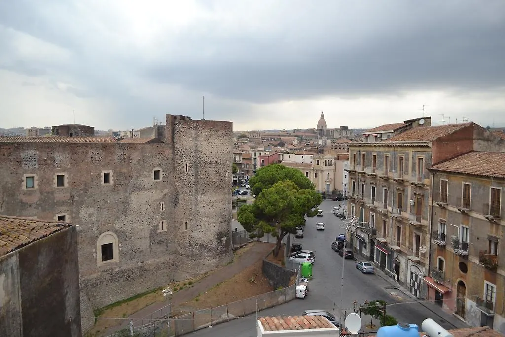 Apartment In Front Of Castello Ursino